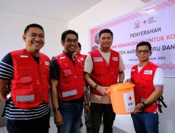 PMI Sulsel Serahkan Bantuan Penanganan Bencana ke Maros, Barru dan Soppeng