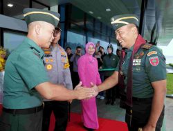 Tiba di Kota Daeng, Pangdam XIV/Hasanuddin Mayjen Windiyatno, Disambut Tarian Paddupa Bugis-Makassar