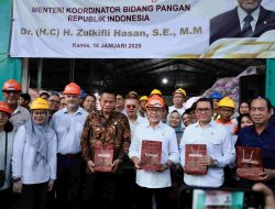 Danny Pomanto Dampingi Zulkifli Hasan Tinjau Pabrik Cokelat di KIMA