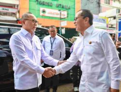 Danny Pomanto Dampingi Zulkifli Hasan Tinjau Harga Pangan di Pasar Pabaeng-baeng