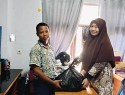 Gelar Ramadhan Berbagi, SMPN 19 Makassar Salurkan Ratusan Paket Sembako untuk Siswa Kurang Mampu