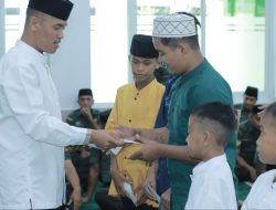 Berbagi dengan Sesama, Dandim 1426/Takalar Bagikan Santunan Kepada Anak Yatim