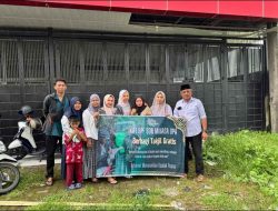 Tebar Kebaikan di Bulan Ramadhan, SDN Minasa Upa Berbagi Ratusan Takjil di Jalan Hertasning