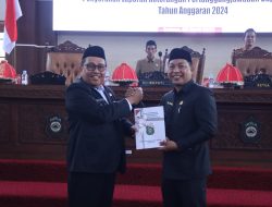 Hadiri Rapat Paripurna, Bupati Takalar Serahkan LKPJ Tahun 2024