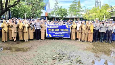 Kunjungi SMPN 8 Makassar, Dirlantas Polda Sulsel Gelar Sosialisasi Budaya Tertib Berlalu Lintas