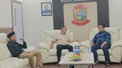 Ketua DPRD Supratman Terima Nama PAW Almarhum Ruslan Mahmud dari KPU Makassar