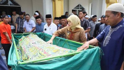 Aliyah Mustika Ilham Melayat ke Rumah Duka Almarhum Gafni Gaffar