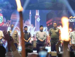 Wali Kota Makassar Lepas Peserta Pawai Obor Festival Muharram di Masjid Al-Markaz