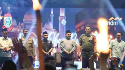 Wali Kota Makassar Lepas Peserta Pawai Obor Festival Muharram di Masjid Al-Markaz