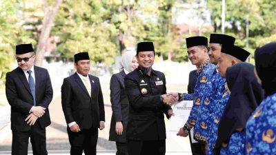 Gubernur Andi Sudirman Serahkan SK ke 6624 ASN PPPK Pemprov Sulsel Formasi 2024