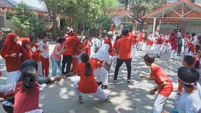 Semarak HUT RI ke-80, SDN Sudirman I Gelar Lomba Tarik Tambang Hingga Balap Karung