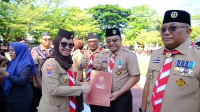 Wabup Gowa Terima Penghargaan Lencana Pancawarsa II