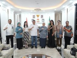 Dorong Pendidikan Berkualitas, Munafri – Aliyah Utamakan Kesejahteraan Guru