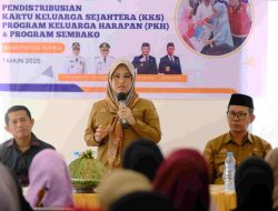 Bupati Gowa Distribusikan Kartu PKH dan Sembako di Lima Kecamatan