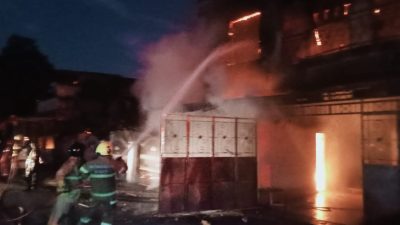 Perang Kelompok di Makassar, Lima Rumah Hangus Terbakar