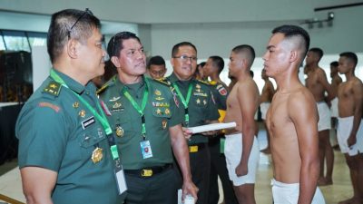 Kasdam XIV/Hasanuddin Pimpin Sidang Parade Penerimaan Calon Bintara TNI-AD TA 2025