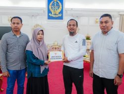 Gubernur Sulsel Serahkan Bantuan ke Keluarga Korban Kapal Tenggelam di Pangkep