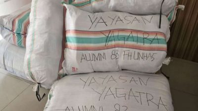 Gubernur Sulsel Terima Bantuan Yagatra Alumni FH Unhas 83 untuk Korban Bencana Aceh Tamiang