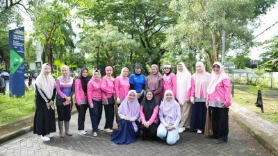 Jumat Bersih di Pantai Losari, Melinda Aksa Ajak Warga Menjaga Kebersihan Lingkungan