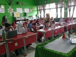Siswa Kelas VI SDI Malengkeri Bertingkat I Ikuti TKA Bahasa Indonesia di Hari Kedua