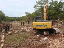 Excavator “Ngamuk” Satgas TMMD Tembus Medan Sulit, Perintisan Jalan Makin Cepat