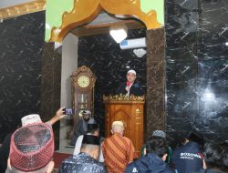 Salat Subuh di Mamajang, Wali Kota Munafri Ajak Warga Tak Lewatkan Berkah Ramadan