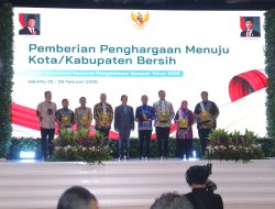 Gubernur Sulsel Terima Penghargaan Pembina Terbaik Pengelolaan Sampah 2026