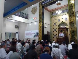 Ketua DPRD Supratman Serahkan Bantuan Rp50 Juta di Masjid Al-Hidayah Manggala