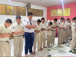Bangun Suasana Religius dan Kebersihan Lingkungan, Siswa SMPN 13 Makassar Ikuti Pesantren Kilat dan Gerakan ASRI