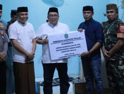 Safari Ramadan di Masjid Nurul Salam, Bupati Takalar Serahkan Bantuan untuk Warga Polsel