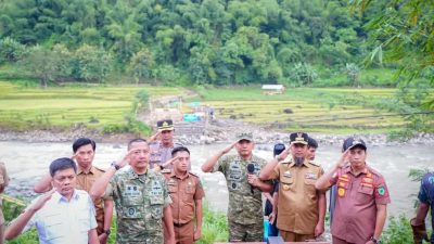 Gubernur Andi Sudirman Apresiasi Program TNI Bangun Jembatan untuk Akses Warga