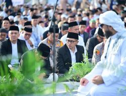 Bersama Wali Kota, Ketua DPRD Supratman Laksanakan Salat Idul Fitri 1447 H di Lapangan Karebosi