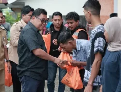 Bupati Daeng Manye Serahkan Paket Lebaran BAZNAS ke Ratusan Tenaga Teknis di Takalar