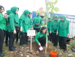 Hijaukan Makassar, Persit Gelar Aksi Masif Tanam Pohon Serentak di HUT ke-80