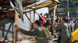 Pemkot Makassar Tertibkan Lapak Pasar Kubis dan Pedagang di Jalan Veteran Tanpa Keributan