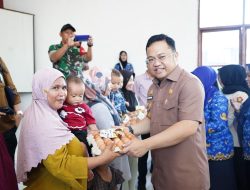 Wabup Gowa Salurkan Paket Makanan Bergizi untuk Keluarga Berisiko Stunting di Bajeng