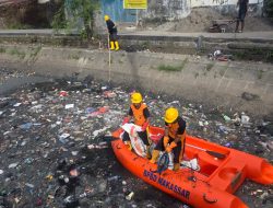 Respon Aduan Warga, Munafri Kerahkan Tim Gabungan Bersihkan Sampah di Kanal Bara-Baraya Timur