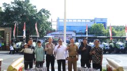 Bupati Daeng Manye Serahkan Alsintan kepada Kelompok Tani Binaan Polri di Mapolres Takalar