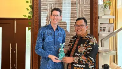 Bupati Takalar – Konsul Jenderal Australia Bahas Peluang Kerja Sama di Bidang Rumput Laut