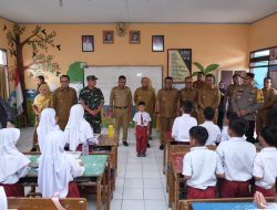 Sekda Gowa Tinjau Langsung Program Makan Bergizi Gratis di Sekolah