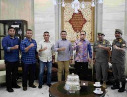 Tunjukkan Keakraban, Danny Pomanto – Mayor Marinir Yusman Saling Izin Pamit