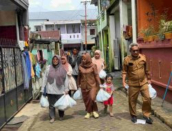 Peduli Korban Banjir, SDN Minasa Upa Salurkan Paket Sembako di Perumnas Antang
