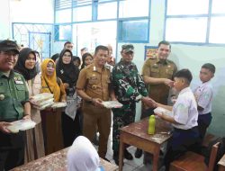 Sekda Hasbi Tinjau Pelaksanaan MBG di SMPN 1 Takalar