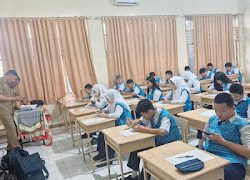 Ashar Kadir Pantau Pelaksanaan Tengah Semester di SMPN 6 Makassar