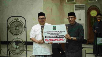 Tarwih Perdana, Pemkab Takalar Beri Ratusan Juta untuk Masjid Agung