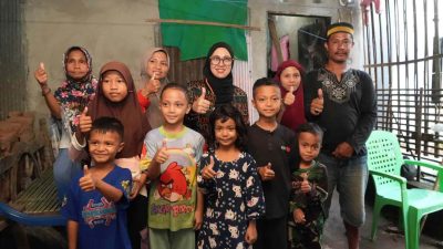 Kunjungi Keluarga Miskin Ekstrem di Kalebarembeng, Bupati Gowa Serahkan Sejumlah Bantuan