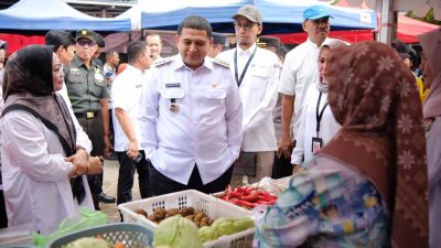 Kunjungi Gerakan Pasar Murah, Wali Kota Makassar Pastikan Harga Pangan Terjangkau