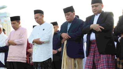 Wali Kota Makassar Ikuti Salat Idul Fitri 1446 H di Lapangan Karebosi