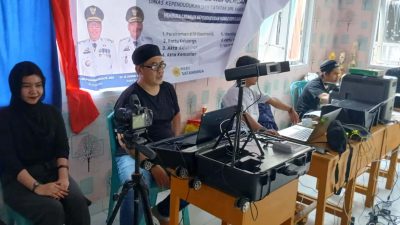 Internet di Kecamatan Tanakeke Dapat Diakses, Dukcapil Takalar Lakukan Layanan Perekaman e-KTP