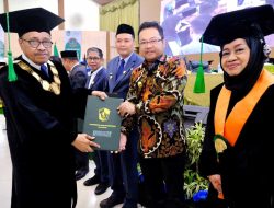 Wabup Gowa Terima Penghargaan dan Pin Emas dari UMI Makassar